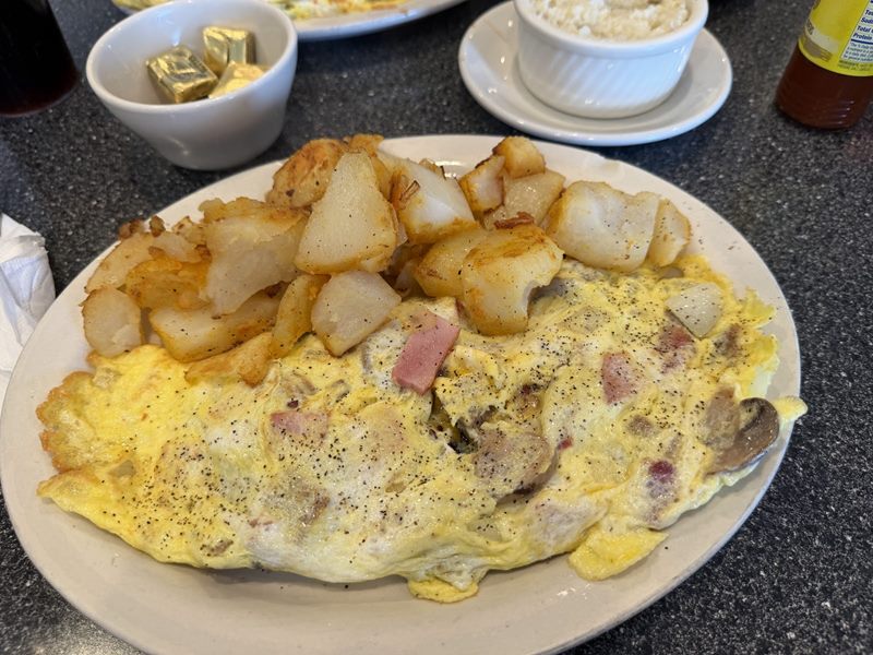 Tory's Cafe food